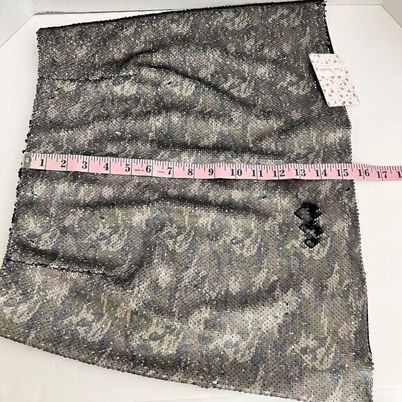 Free People Camo & Black Sequins Mini Skirt Stretch Hidden Zip Size S NWT - Picture 10 of 15
